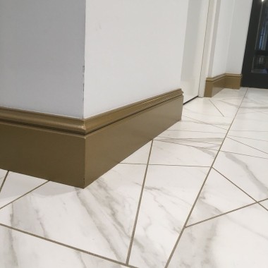 Плинтус Orac Decor  SX118 CONTOUR