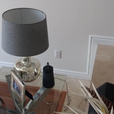 Плинтус Orac Decor С КАБЕЛЬ-КАНАЛОМ SX137 грунт белого цвета